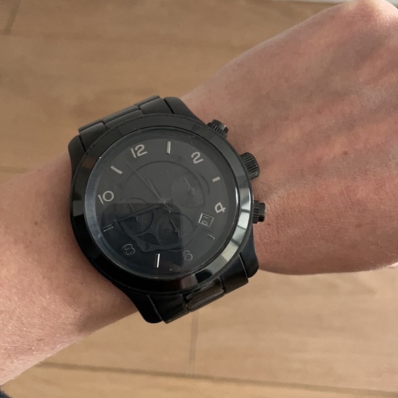 Michael Kors Watch - Picture 5 of 7